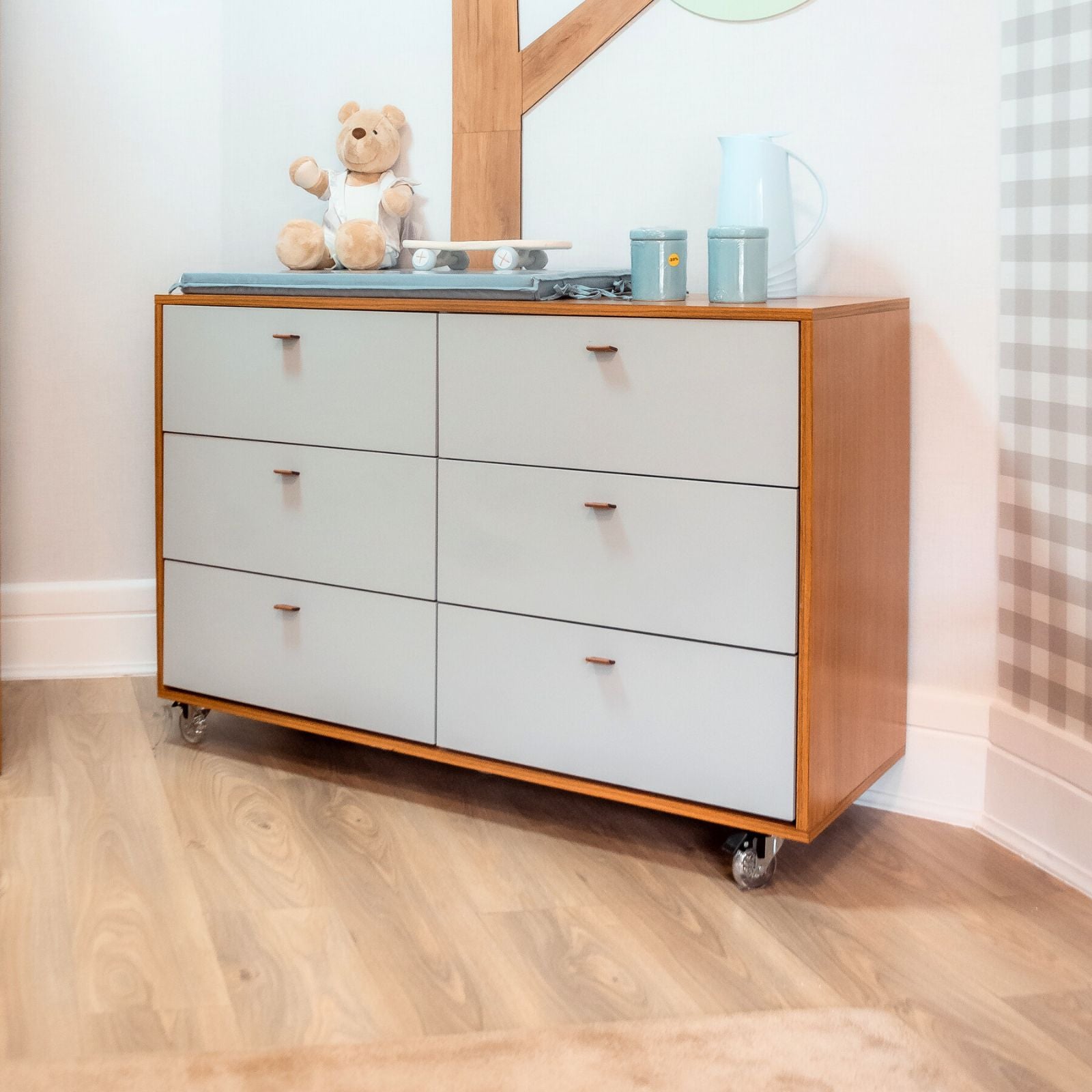 Cômoda Fazenda 6 Gavetas Caixa Freijó FAZ-001 - Kartoon Cor:Frente de Gavetas Branco