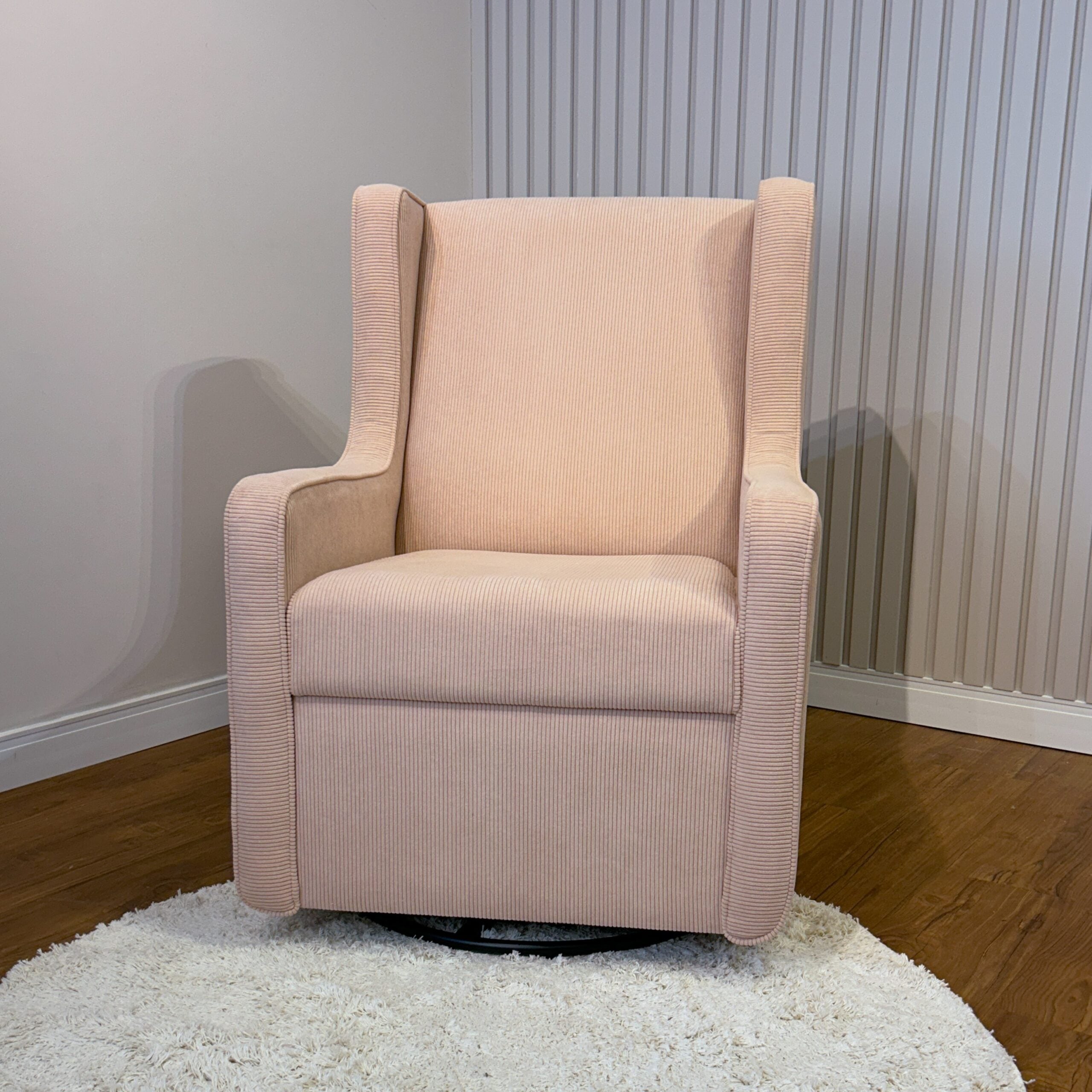 Poltrona Flow com Pés Giro + Balanço Tecido Veludo Cotelê Rose - Stillen