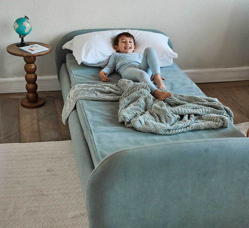 Cama Moon Infantil Estofada Cotelê Azul com Colchão - Stillen