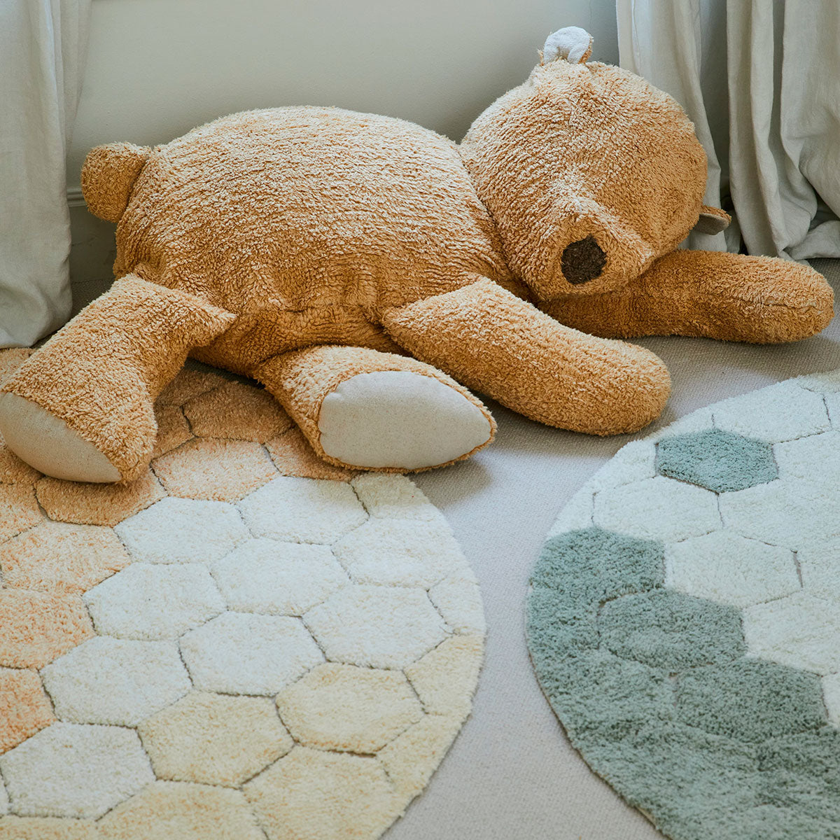 Tapete Honeycomb Golden 140cm - Lorena Canals **