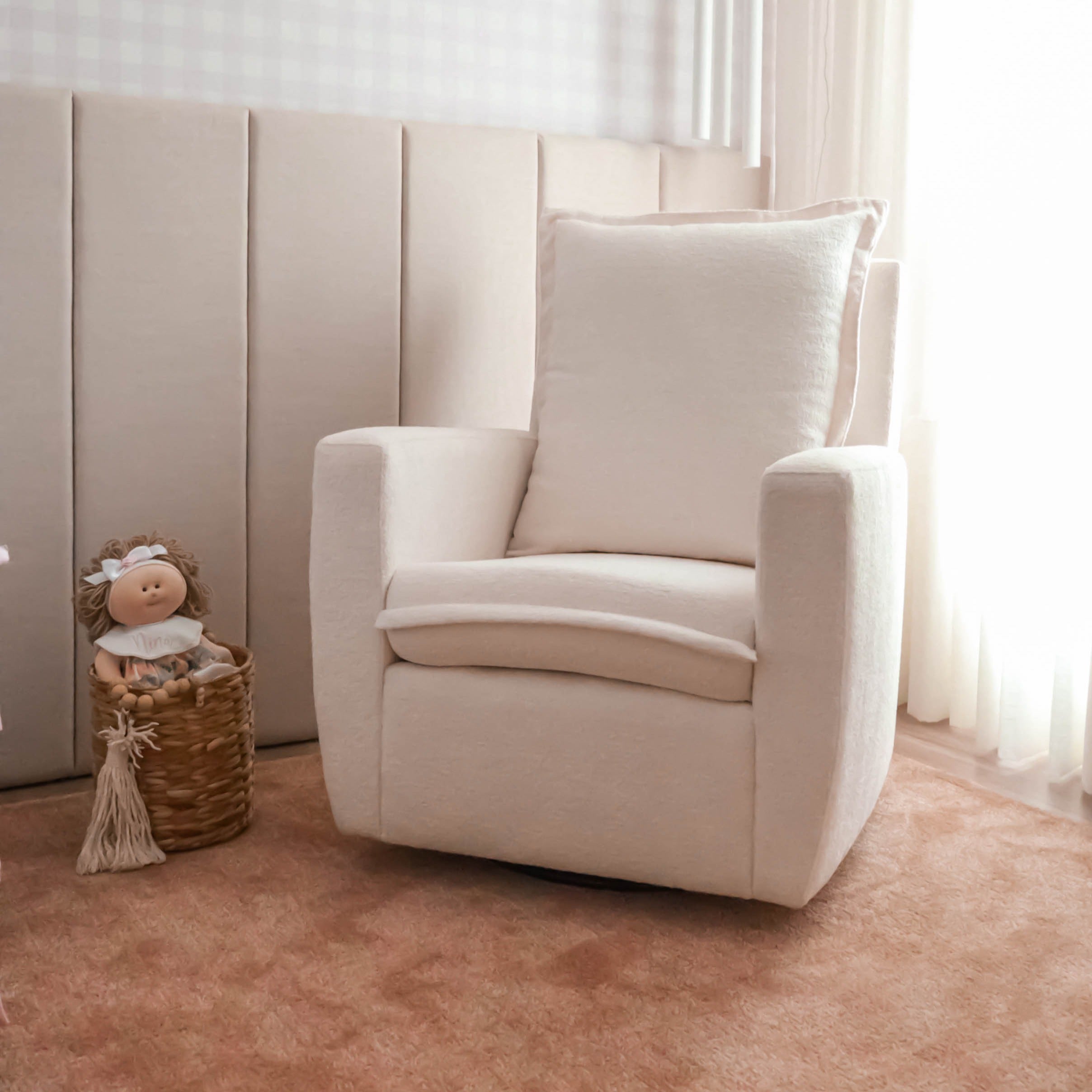 Poltrona Serena com Pés Giro + Balanço - Stillen Cor:Bouclê