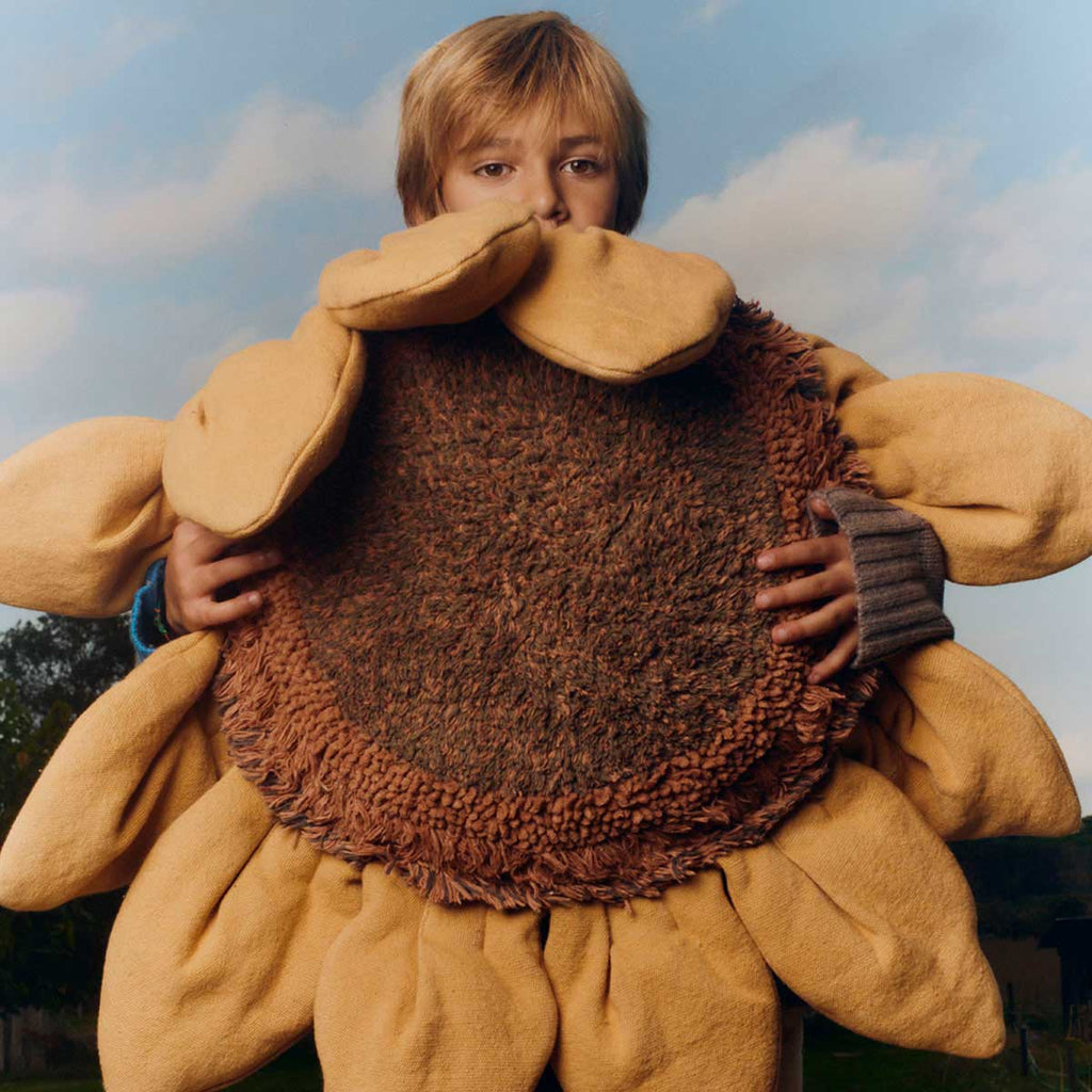Almofada de chão Sun flower Farm 90 x 90 cm - Lorena Canals
