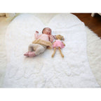 Tapete Infantil Asa Silhueta Branca 120x160 cm - Lorena Canals