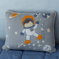 Almofada Decorativa Astronauta em Tricot Cinza
