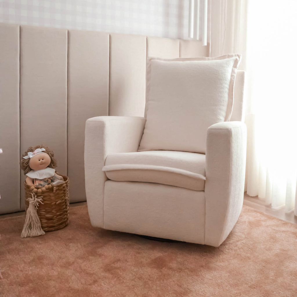 Poltrona Serena com Pés Giro + Balanço - Stillen Cor:Bouclê