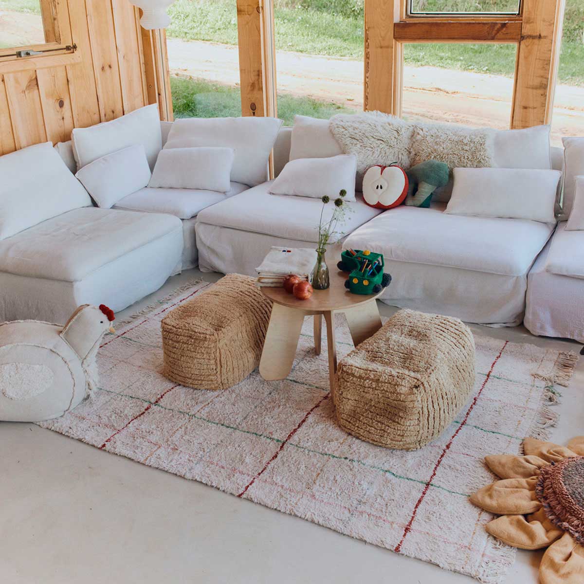Puff Palheiro Farm 52 x 30 x 30 cm - Lorena Canals